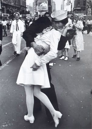 sailor-kiss.jpg