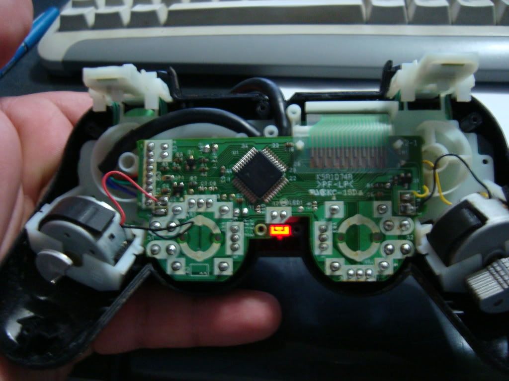 [http://i285.photobucket.com/albums/ll49/MaxClowReed/Tutorial%20Control/DSC02378-1.jpg]
