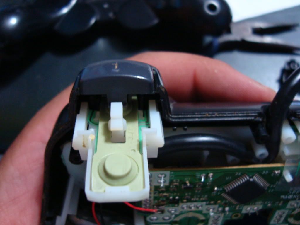 [http://i285.photobucket.com/albums/ll49/MaxClowReed/Tutorial%20Control/DSC02395-1.jpg]