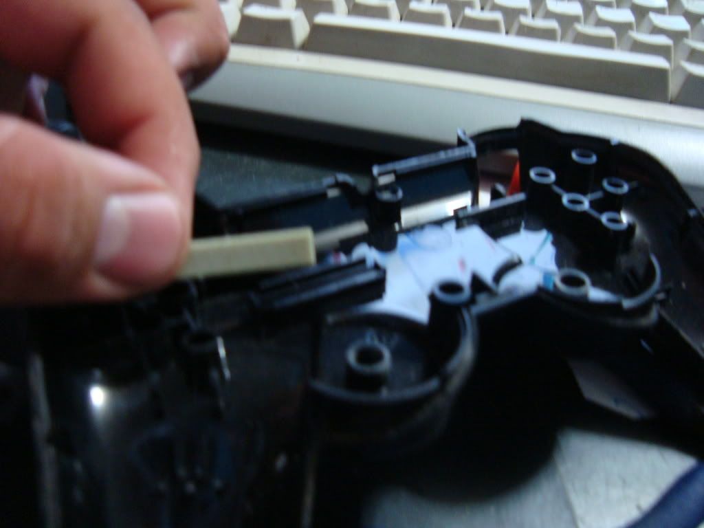 [http://i285.photobucket.com/albums/ll49/MaxClowReed/Tutorial%20Control/DSC02396-1.jpg]