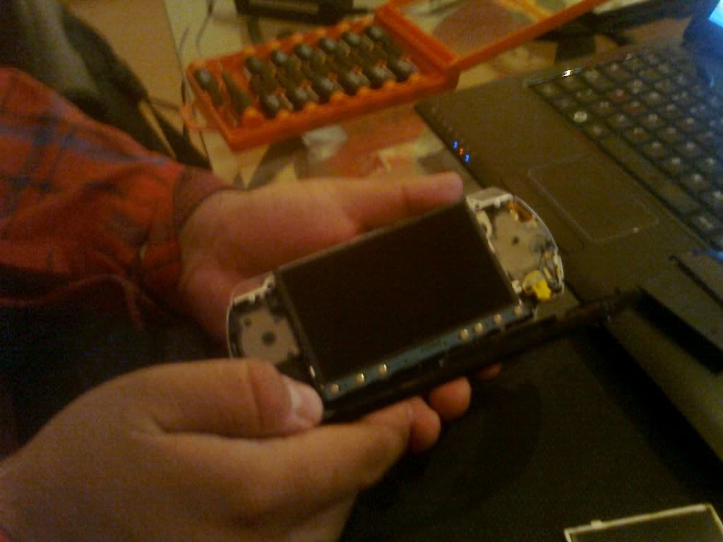 [http://i285.photobucket.com/albums/ll49/MaxClowReed/Tutorial%20PSP/Foto0281.jpg]