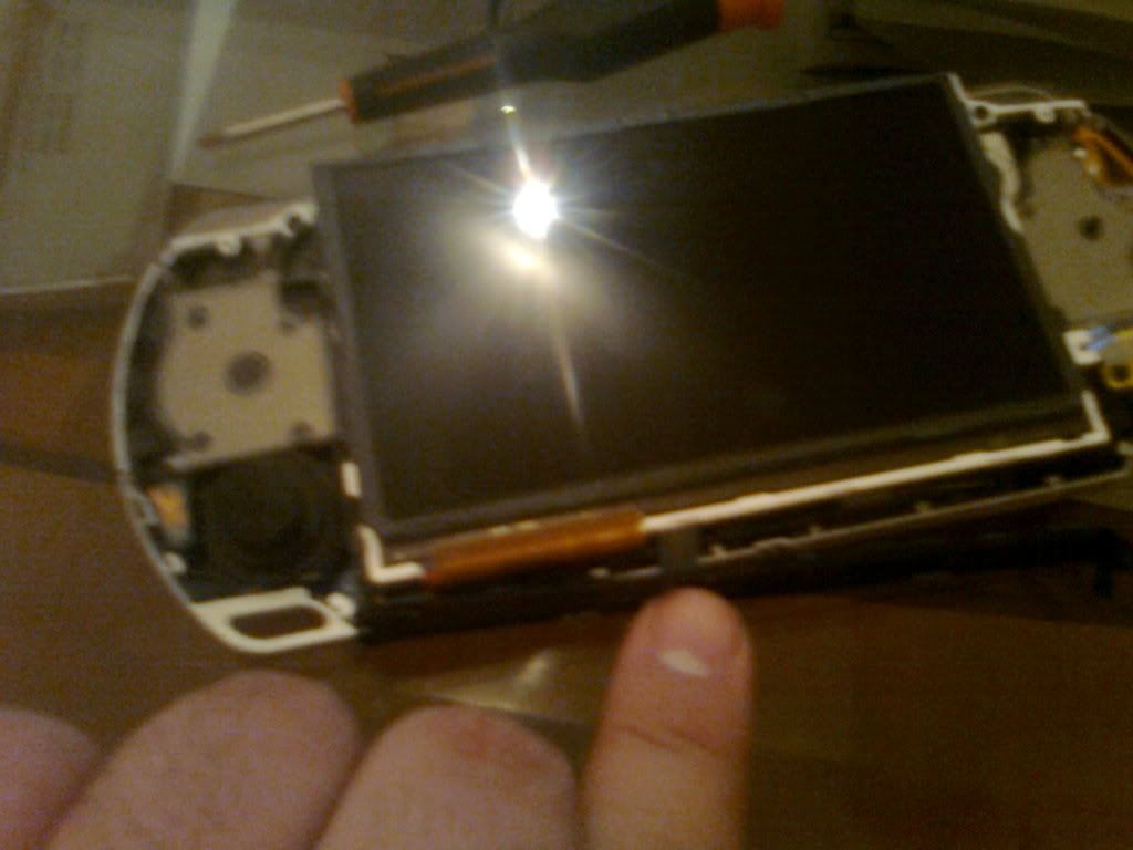 [http://i285.photobucket.com/albums/ll49/MaxClowReed/Tutorial%20PSP/Foto0284.jpg]