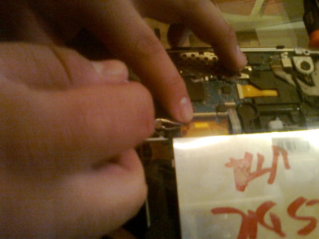 [http://i285.photobucket.com/albums/ll49/MaxClowReed/Tutorial%20PSP/Foto0288.jpg]