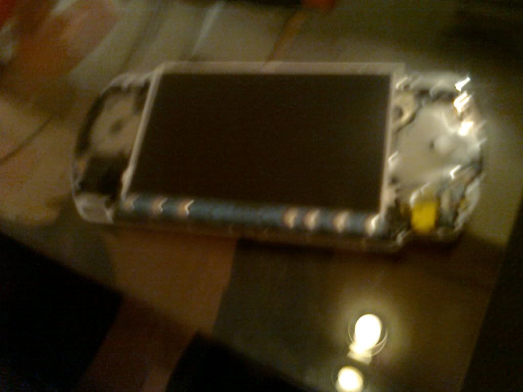 [http://i285.photobucket.com/albums/ll49/MaxClowReed/Tutorial%20PSP/Foto0289.jpg]