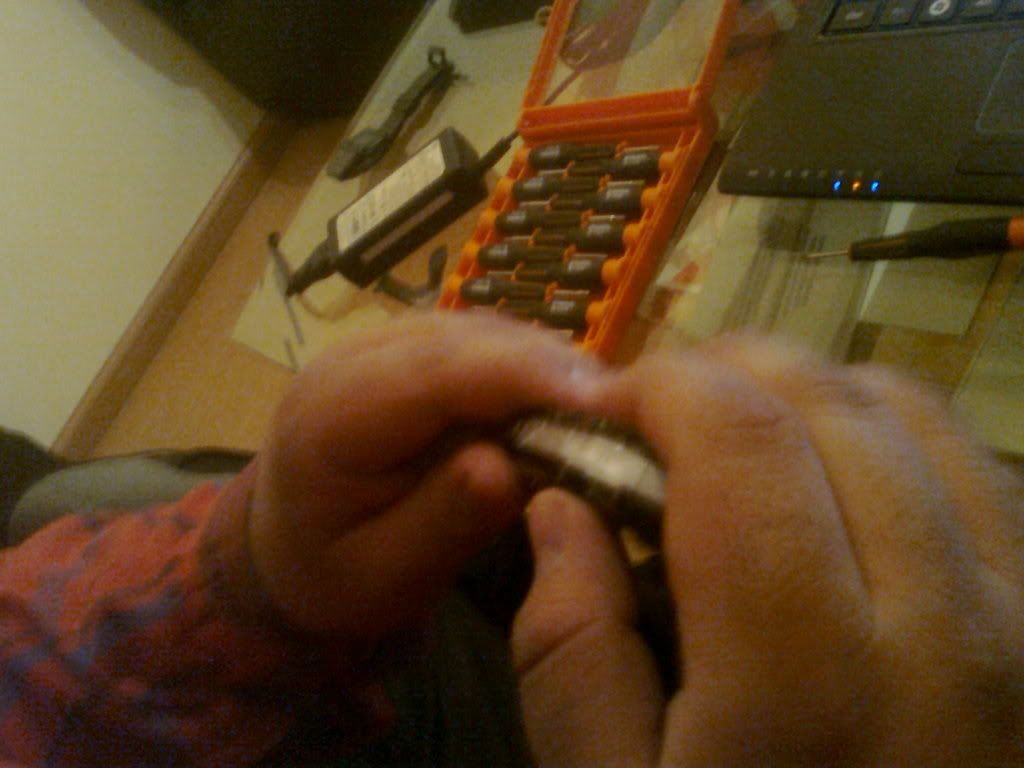 [http://i285.photobucket.com/albums/ll49/MaxClowReed/Tutorial%20PSP/Foto0291.jpg]