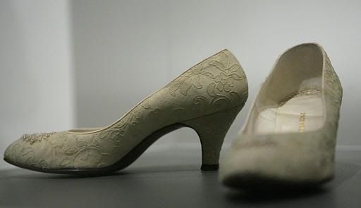 wide width wedding shoes