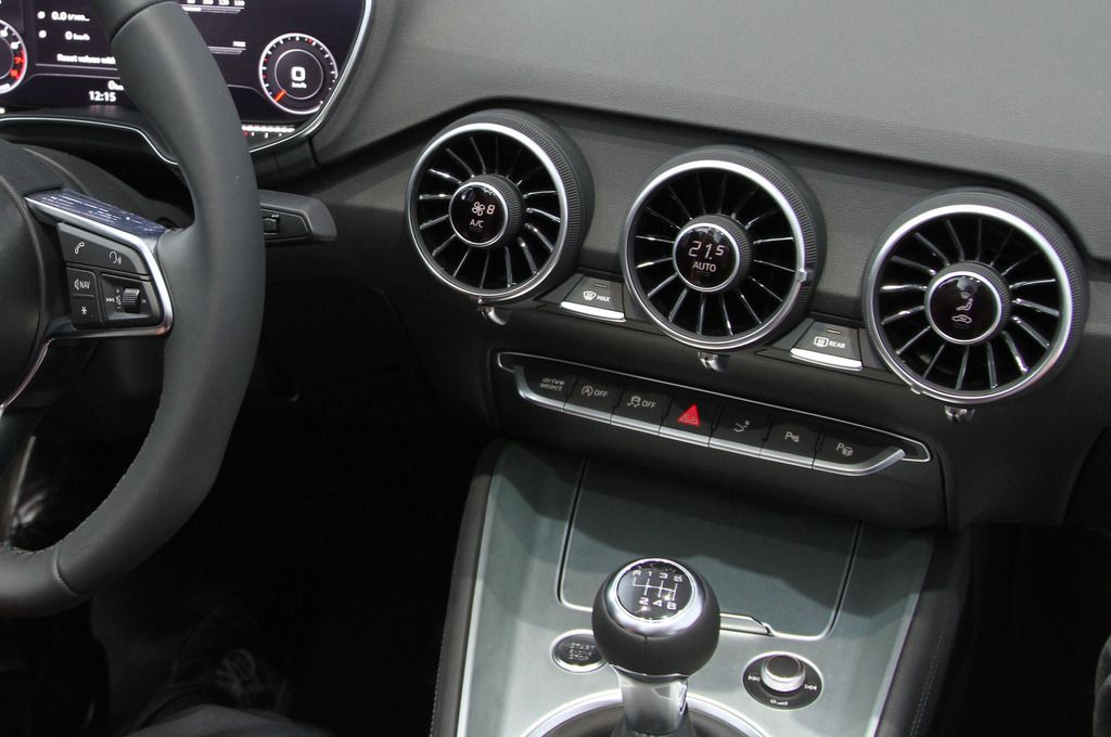 Audi-TT-interior-preview-center-vents-and-six-speed-manual-gear-knob.jpg