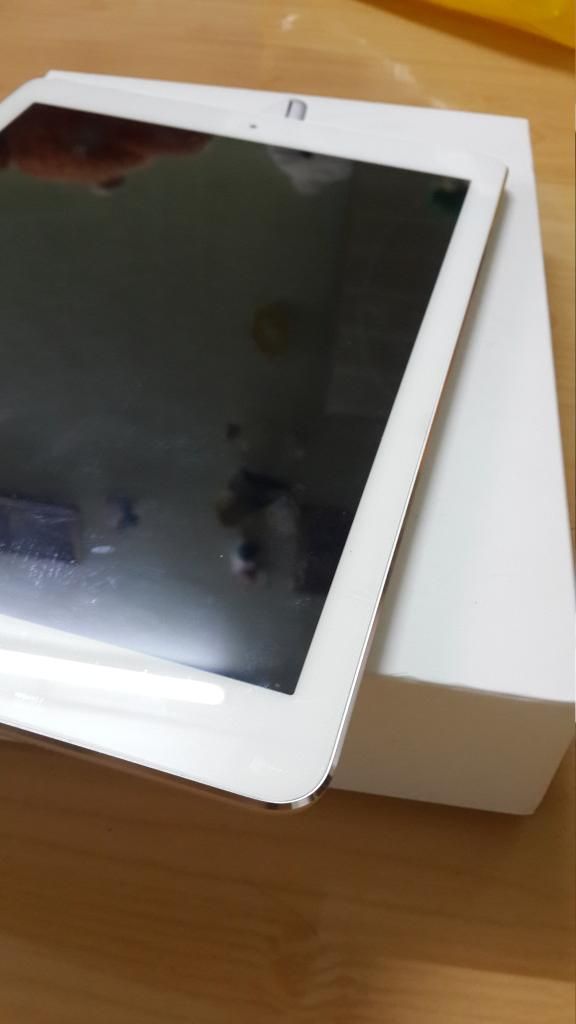 Bán Ipad AIR 128G màu trắng máy đẹp like new ko vết trầy móp ko bao retore giá 12tr8