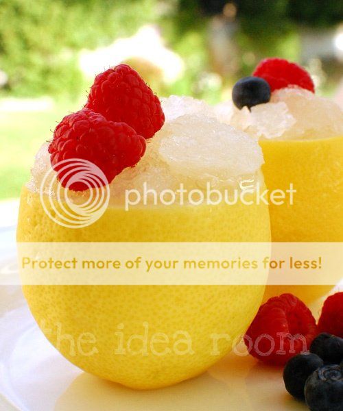 From yogurt treats to frozen fruit to ice cream, a slushie, or popsicle, click on one of the 25 frozen treats links, to get these easy recipes to make for your next day in the outdoors. 25 Frozen Treats for Eating Outdoors on a Hot Day via @tipsaholic #frozen #frozentreats #summer #summerfamilyactivities