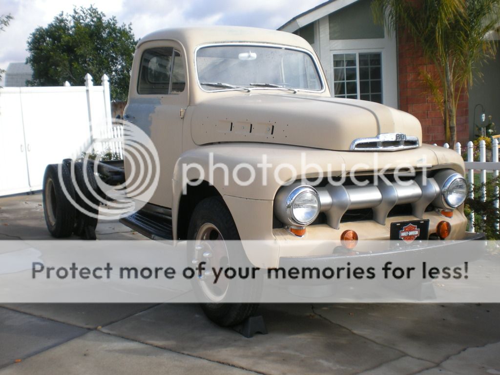 1951 Ford pickup running boards